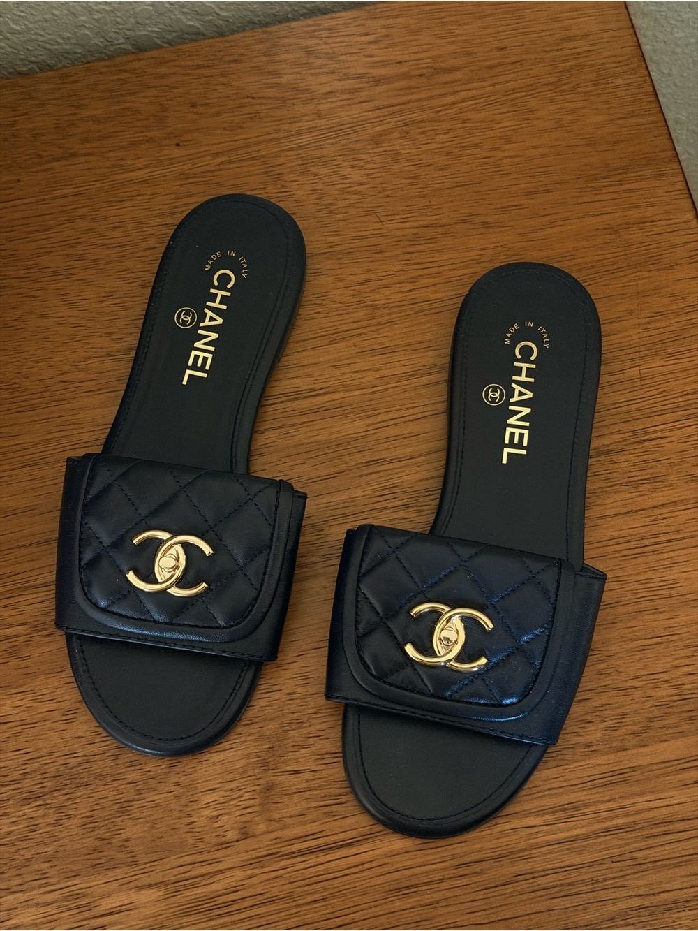 CHANEL dark Navy blue Quilted Leather Slide Sandals with Gold CC Emblem - Picture 4 of 6